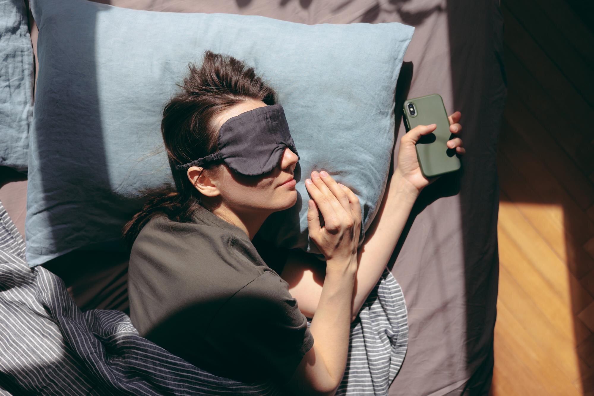 Track Sleep Patterns with Wearables Lifehacks